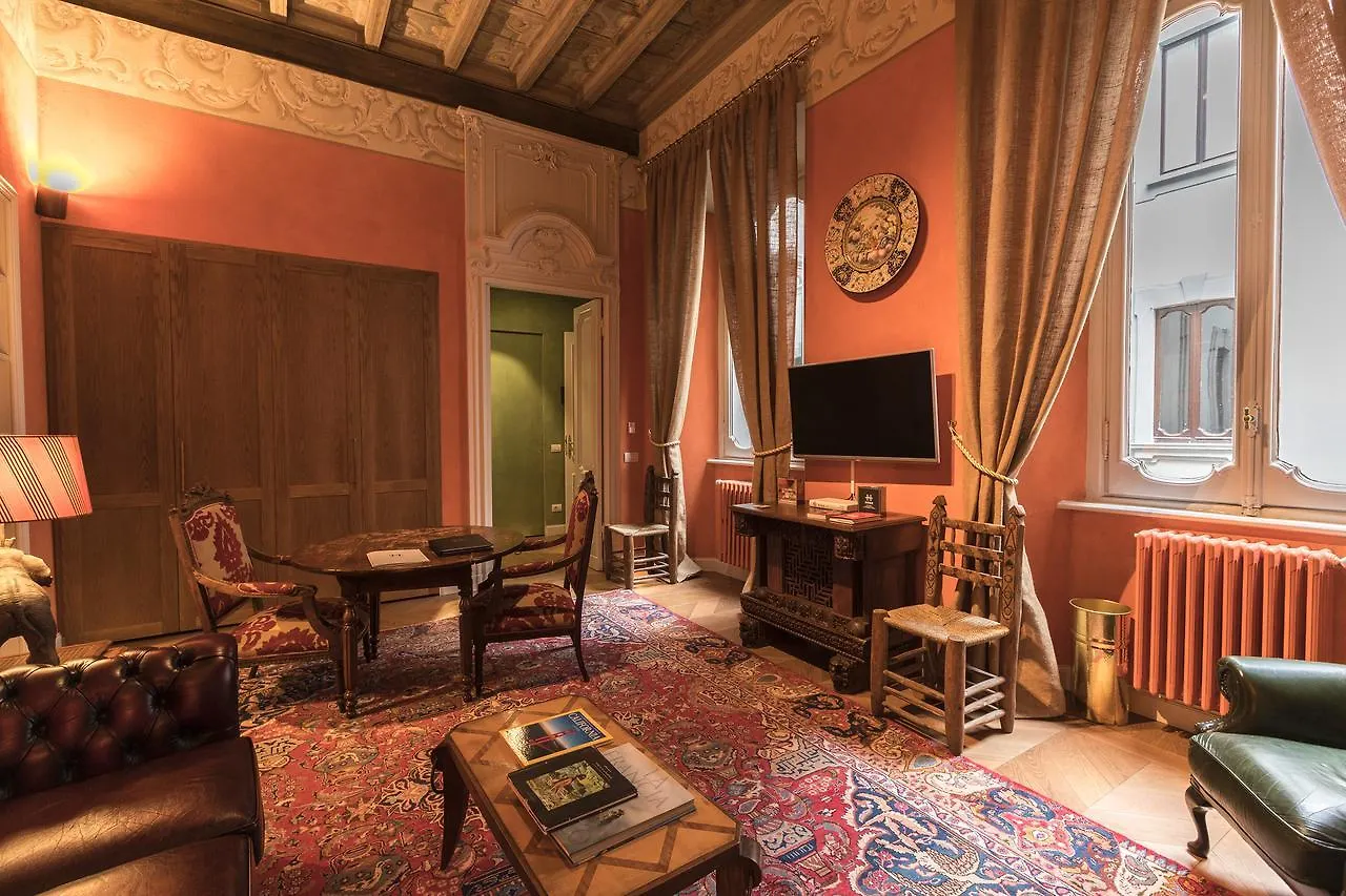 Hemeras Boutique Homes - 4 Luxury Suites In Milan Fashion District 0*,