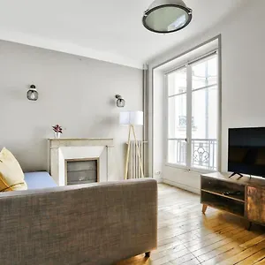 https://le-marais-charmant-appartement.fr-paris.fr